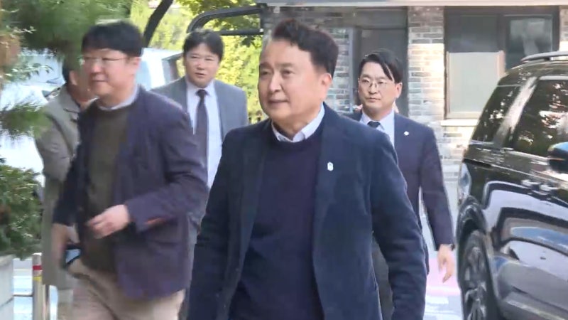 <b>뇌물수수 의혹</b> <b>김영환 충북지사</b>, 두 번째 경찰 출석