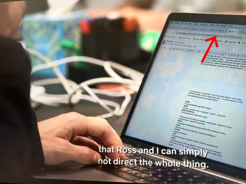기묘한 이야기 제작진의 각본 작업 중 챗GPT를 열어둔 흔적 [X 캡처]