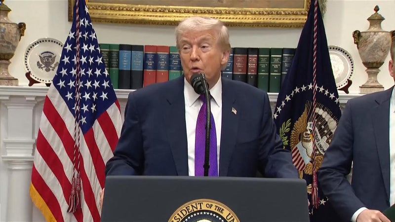 트럼프 "이란, 한 달 주겠다"…네타냐후 "탄도미사일 제한 포함해야"