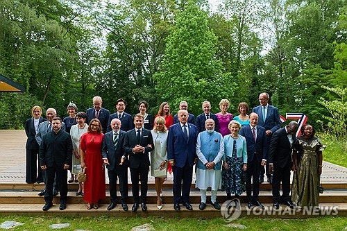 靑 "내일 이 대통령 귀국환영 행사, 정청래·김민석 참석 예정"
