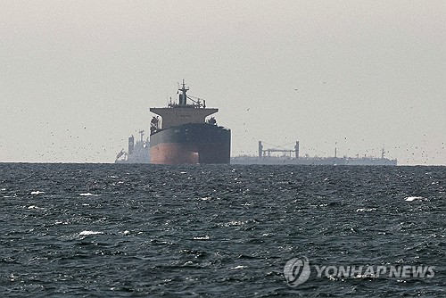 호르무즈 해협 인근 걸프해역의 선박 [로이터=연합뉴스 제공]