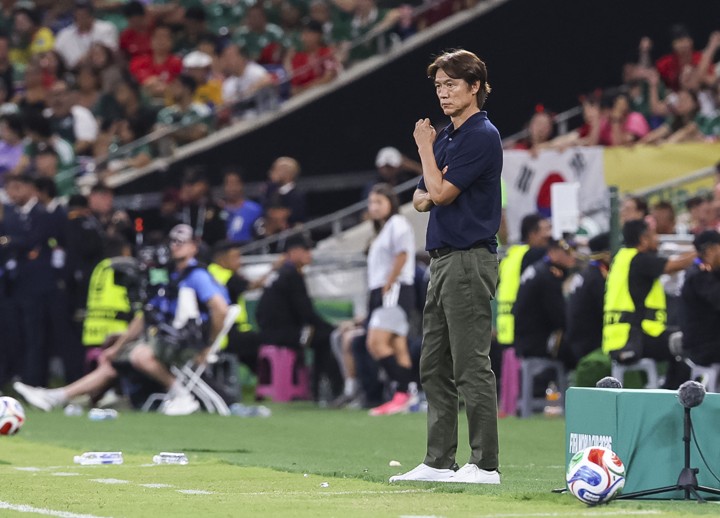 '남아공에 패배' 홍명보 "<b>김민재</b>, <b>종아리 부상</b>으로 교체…패배는 감독 ...