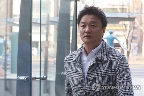 '노인 감금 연루' 임우재 전 삼성전기 고문 2심 징역형 집유…즉시 석방