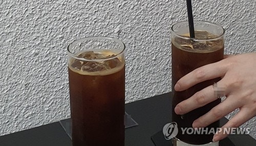 "커피 하루 3~4잔 마시면 간암 위험 낮춰…설탕 첨가는 주의"