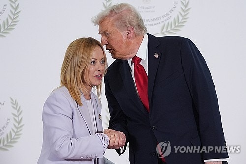 트럼프, 멜로니에 "멋진 사람"…"이란전 돕지 않아" 뒤끝도