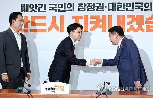 "총선 전 합당" 띄운 <b>정점식</b>, <b>이준석</b>과 오찬 <b>회동</b>
