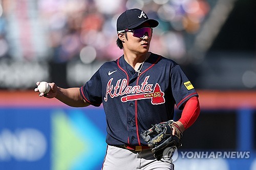 <b>김하성</b>, MLB <b>복귀전</b>서 벤치행…현지 언론 "주전 유격수, 쉽지 않을 듯"