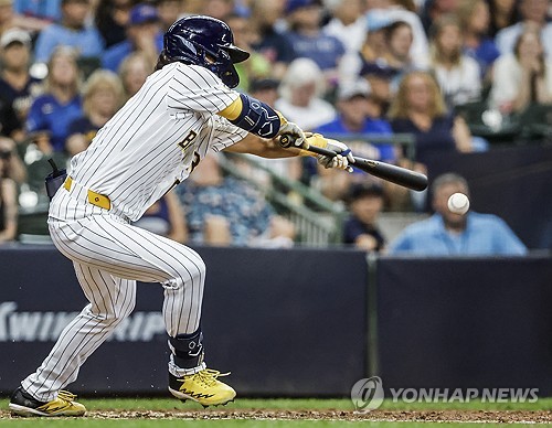 '밀워키 입단' <b>배지환</b>, <b>MLB 복귀</b>전서 기습번트 안타