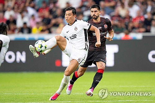 <b>오현규</b>, <b>시즌 첫 골</b>·PK 유도 '맹활약'…베식타시, 유로파 PO 1차전 3-0 대...