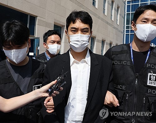 '상습 성착취물 제작' 혐의 적용…<b>최영중 구속기소</b>