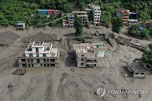 '네팔 홍수' <b>두산에너빌리티</b>·남동발전 "현장대응팀 급파"