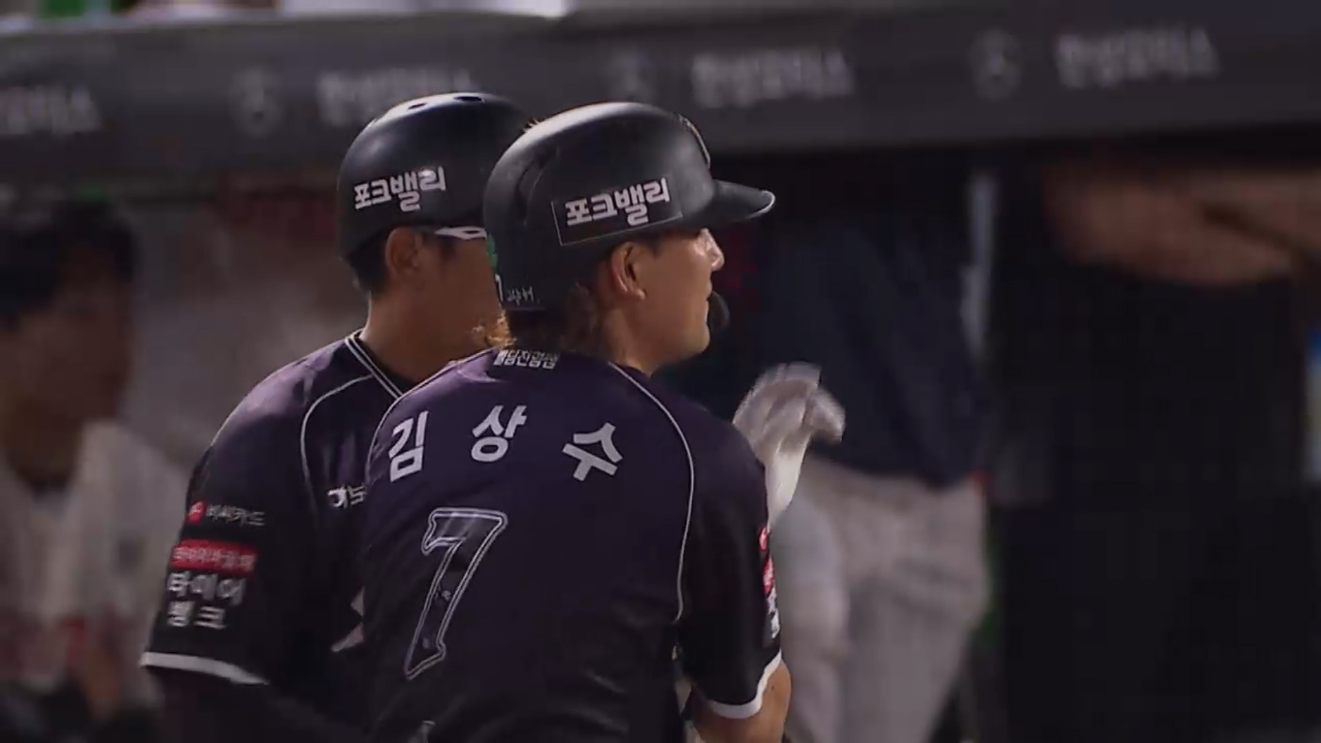 KT, 프로야구 선두 탈환…<b>이강철 감독 600승</b>
