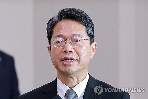 김승원 사퇴…與 "결단 존중"·野 "국민의 승리"
