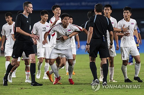 <b>북한</b>·<b>일본</b> <b>축구</b> 8강서 맞대결…3년 전 충돌 '악연'