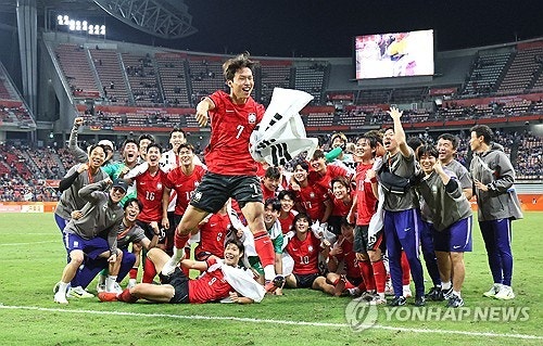 '엄지성 원더골' 한국 축구, 아시안게임 4회 연속 <b>금메달</b>…일본과 결승...