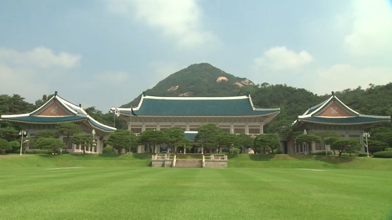 [속보] 靑, <b>우크라</b> 대통령실 '대러 유류 운송' <b>반박</b>