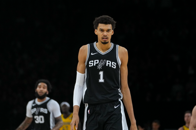 NBA 올스타 24인 확정...'괴물 신인' 웸반야마 첫 선정-제임스·커리도 출격