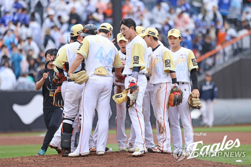 문동주 6이닝 무실점-채은성 맹타... 한화, NC에 4-1 승리로 <b>부진 탈출</b>