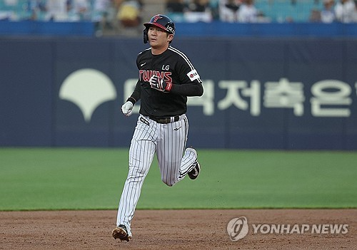 LG, <b>오지환</b> 9회 <b>결승</b> 솔로포로 삼성 꺾고 60승 선착...한화와 0.5게임차