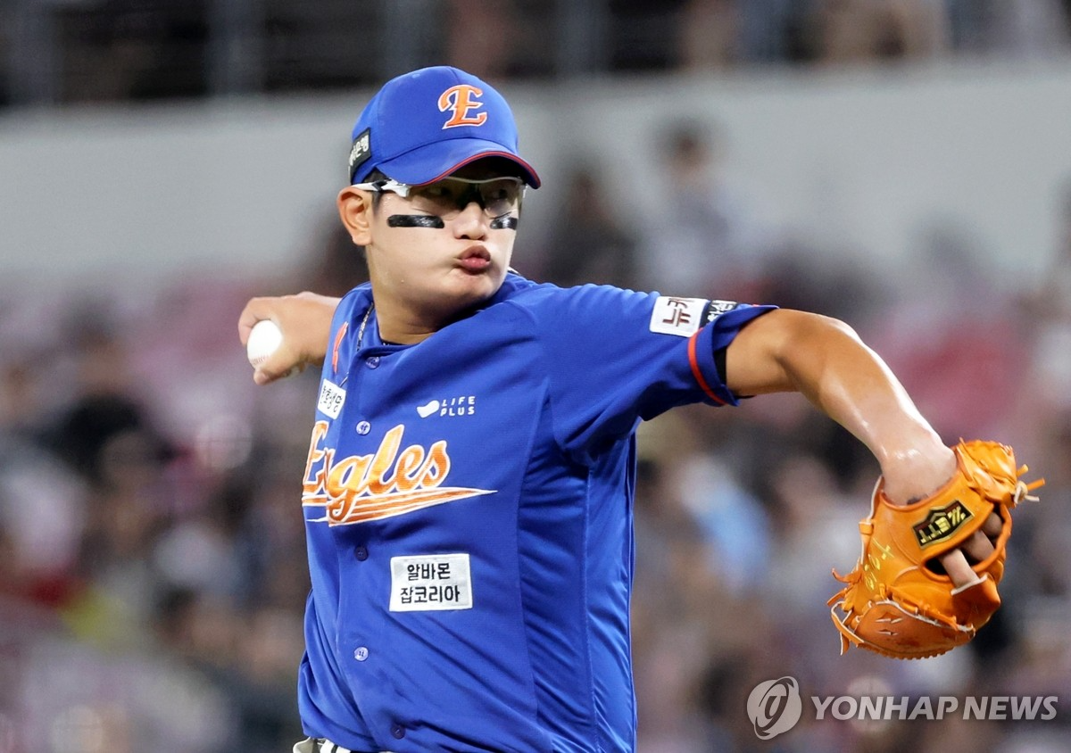 '한화의 뒷문 붕괴 쇼크!' <b>김서현</b>, 3경기 연속 실점...피로 누적, 패턴 ...