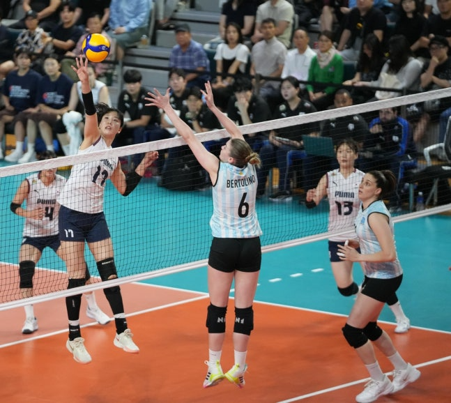 한국 <b>여자배구</b>, 2025 코리아인비테이셔널 첫 경기서 <b>아르헨티나</b>에 1-3 패...