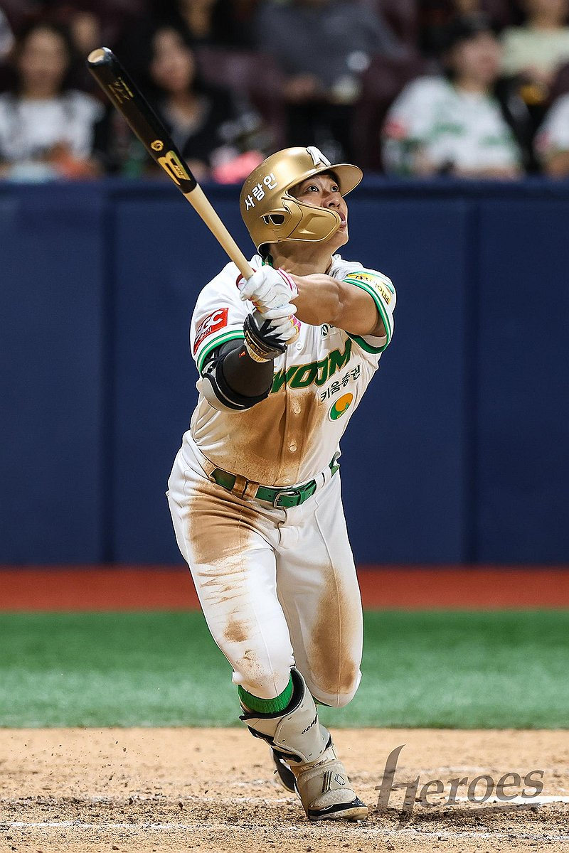 '11개 구단이 지켜봤다' 키움 <b>송성문</b>, <b>폰세</b> 상대 <b>홈런</b>쇼...이제 MLB 갈 때...