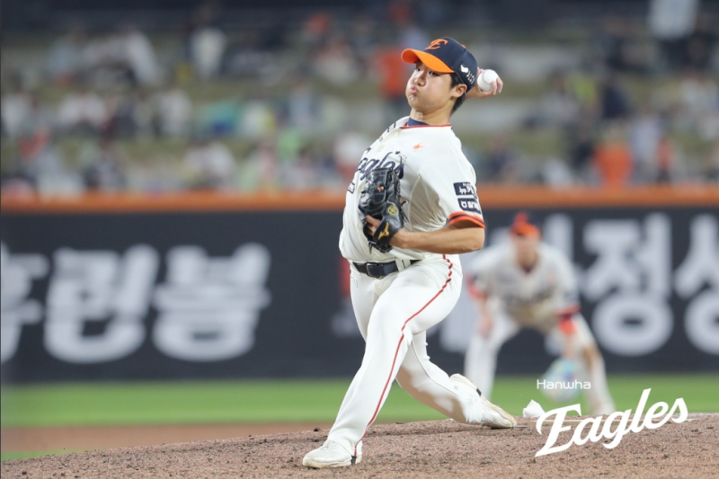 폰세와 <b>와이스</b>? 갈 테면 가라지! <b>한화</b>엔 '우주의 빅뱅' 정우주가 있다