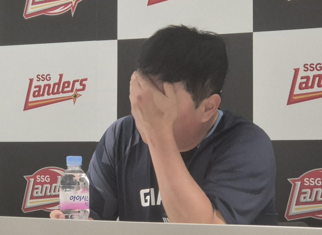 'LG 너 정말...' 김태형 감독, 롯데서 대LG전 성적이 기가 막혀...승률이 고작 3할, 바꾸지 못하면 가을야구도 없어