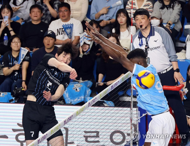 프로배구 남자부 FA 16명 공시...허수봉 최대어, 영입 이적료 최대 24억 원