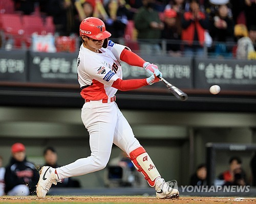 '한 경기 두 방' <b>김도영</b>, <b>홈런</b> 단독 선두 등극...오스틴 제쳤다