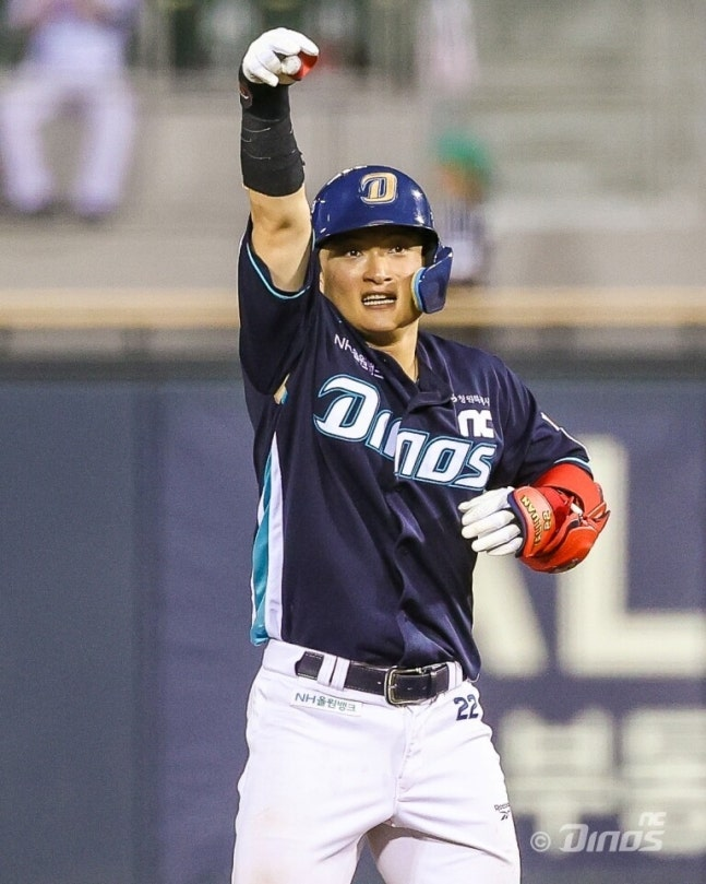 '통산 <b>홈런</b> 19개의 반전' <b>안중열</b> 첫 <b>연타석</b> 포로 4타점...NC, kt 6-5 역전 ...