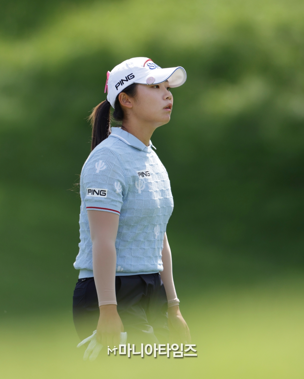 [MT포토] 그린으로 이동하는 <b>김지윤</b>