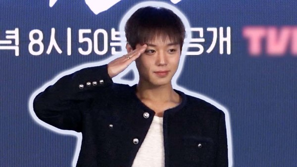 [잇슈 연예 브리핑] 박지훈, 해병대 입대 선언…"가지 말라고 해도 간다...