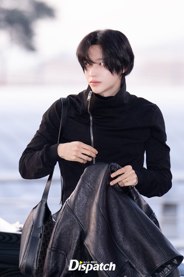원빈님 올블랙 패션으로 시크한 매력 발산