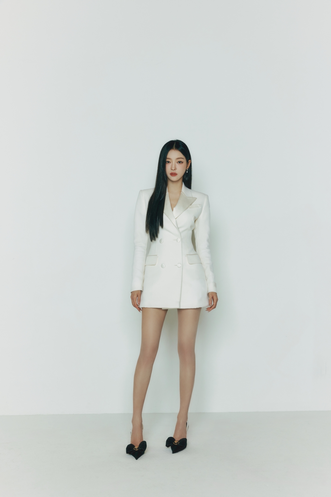 '<b>오마이걸</b>' <b>유아</b>, <b>사람엔터</b> 行…배우 활동 본격화