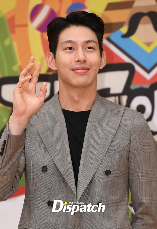 최정원, <b>스토킹</b> 혐의 입건…"이별 통보에 흉기 들고"