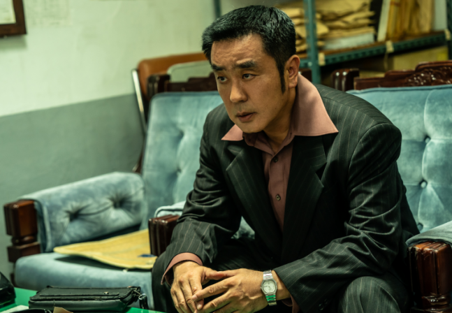 "표정, 그 하나로 오관석"...류승룡, 눈빛의 고수 | 인스티즈