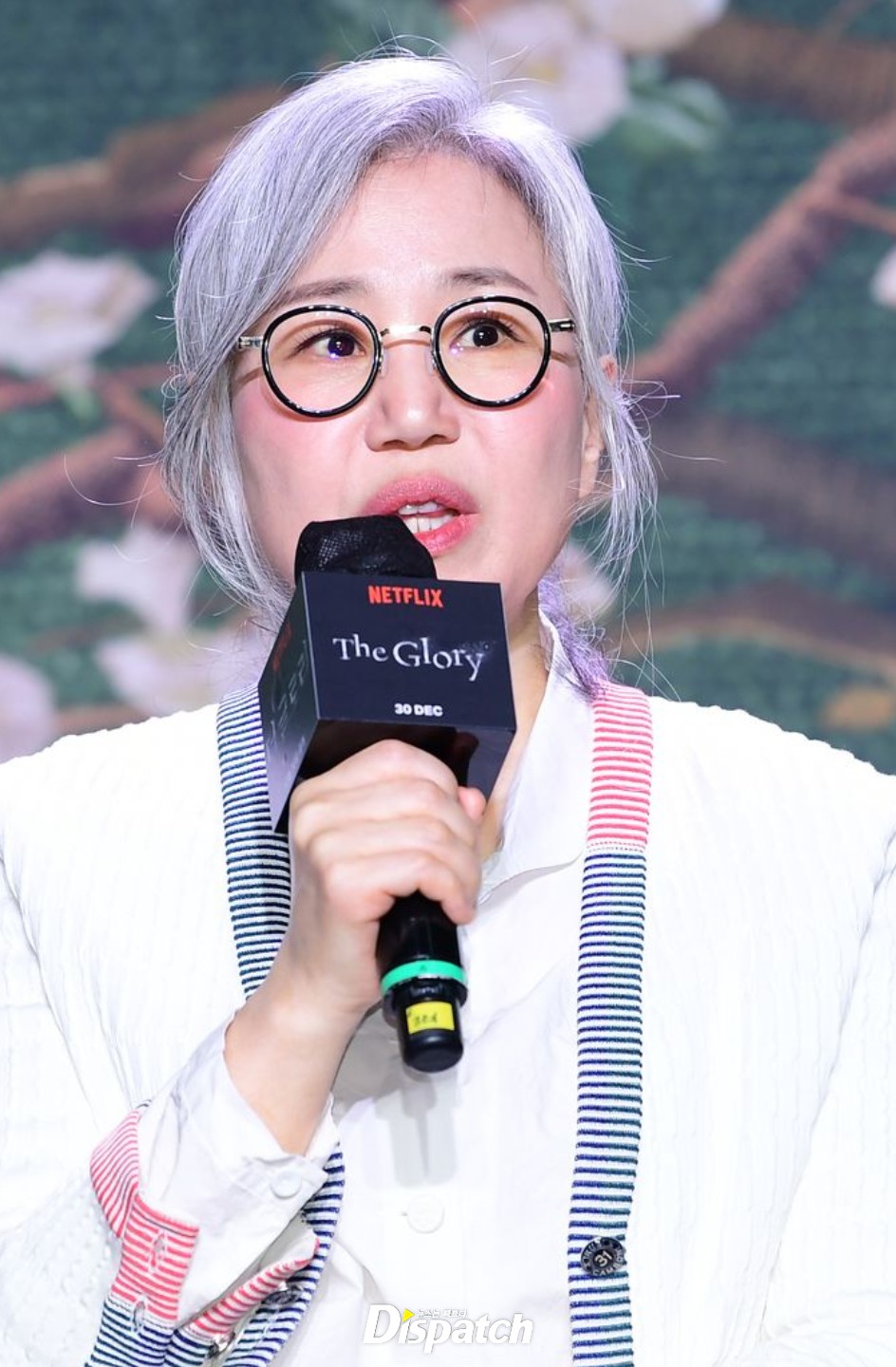 <b>김은숙</b> 작가, <b>생수 기부</b>…'<b>가뭄</b> 피해' <b>강릉</b>에 4천 쾌척