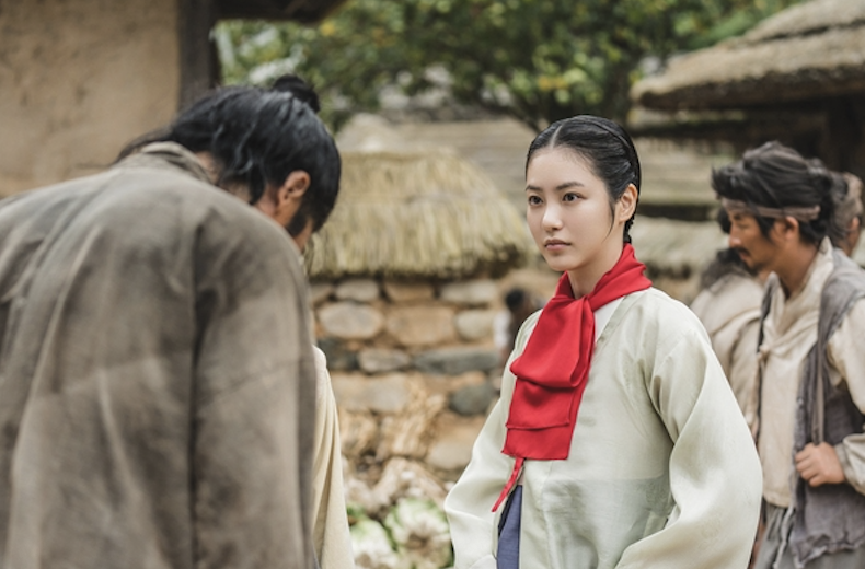 <b>신예은</b>, 당찬 장사꾼 변신…'<b>탁류</b>', 오늘 <b>첫</b> 3화 <b>공개</b>
