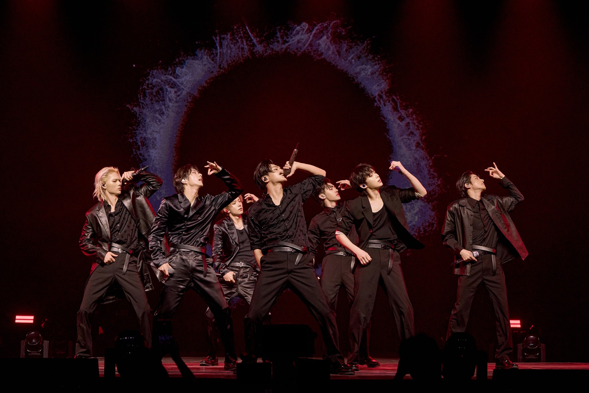 [콘서트] "우리 엔진은, 더 강해졌다"…<b>엔하이픈</b>, <b>월드 투어</b>의 대미