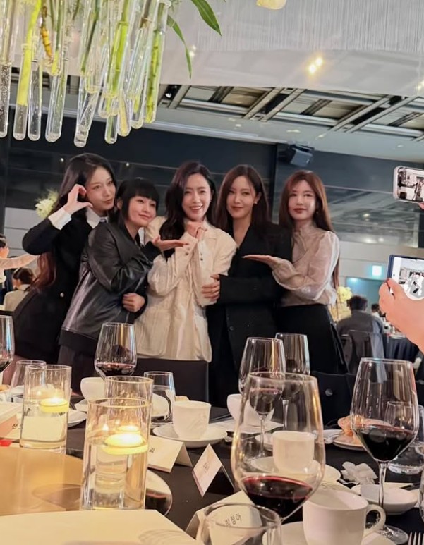 <b>함은정</b><b>김병우</b>, 눈물의 <b>결혼식</b>…"<b>티아라</b> 멤버들 한자리에"