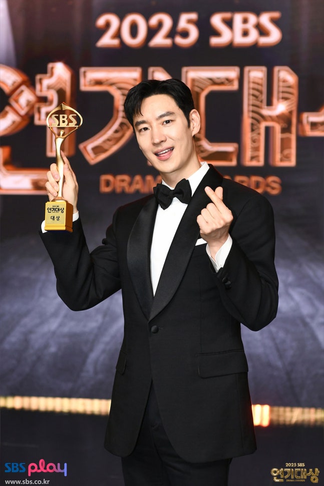 How Lee Je-hoon and *Taxi Driver 3* Didn’t Just Win — They Shifted the Narrative