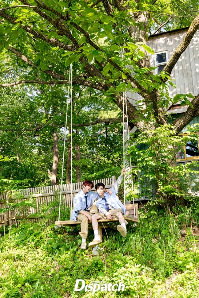 싱그럽고 청량한 여름 분위기의 화보 사진 공개한 앤더블