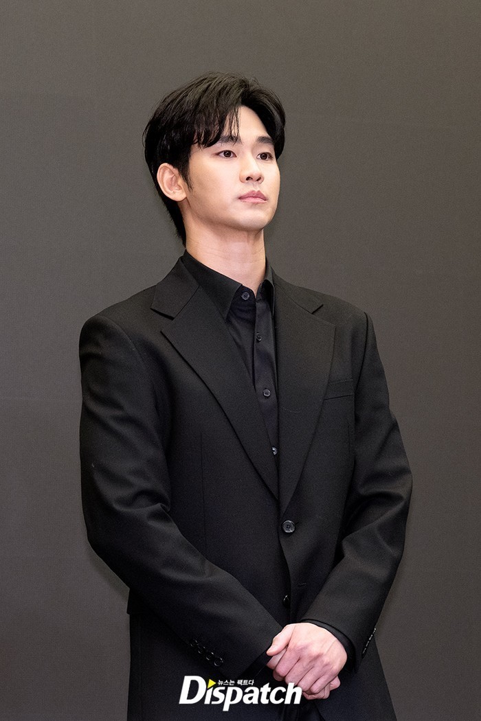 [단독] "만 14세 성관계? 또 가짜다"…<b>김수현</b>, 아동복지법위반 <b>무혐의</b>