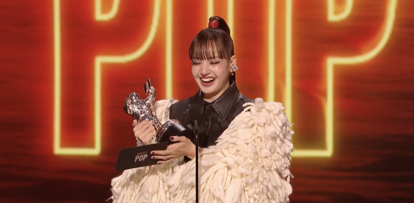<b>리사</b>, 'VMA' <b>베스트 팝 수상</b>…K팝 솔로 가수 최초 기록