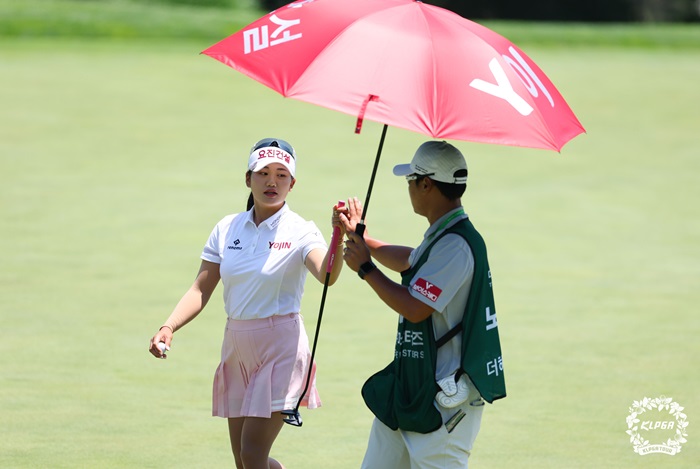 메이저 퀸의 '대<b>역전</b>극'…<b>노승희</b>, 6타 차 <b>역전 우승</b> "아드레날린 퍼지는...