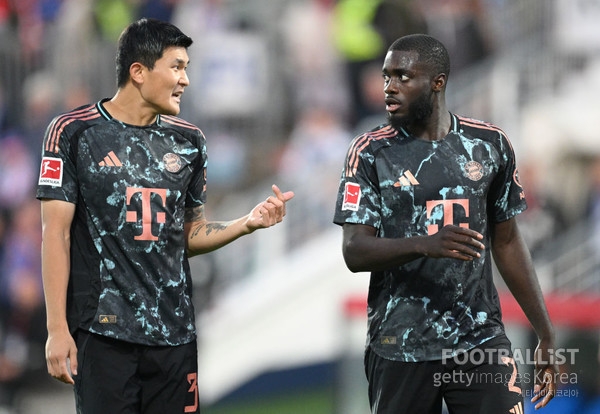 [리뷰] &apos;김민재 86분&apos; 바이에른, 마르티네스 선방에 울었다... &apos;41년 만 UCL 홈 경기&apos; 빌라에 0-1 충격패