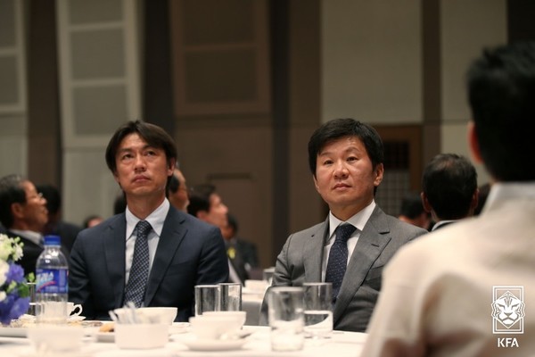 [차기감독, 홍명보식 실패를 막아라] ① 선임 과정에서 욕 먹으면 감독 능력치가 떨어진다