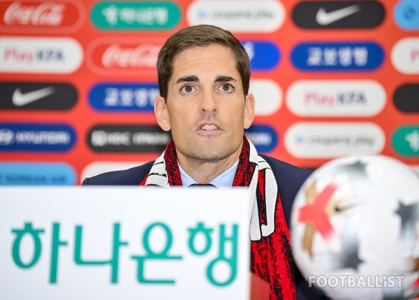 로베르트 모레노 남자 축구대표팀 임시 감독. 서형권 기자