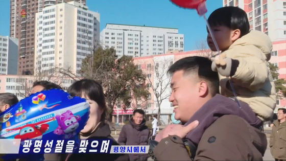북한TV에 한국 캐릭터가…슈퍼윙스 호기·아리 풍선 포착